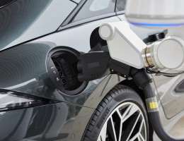 Hyundai Motor phát triển Robot sạc tự động cho xe điện